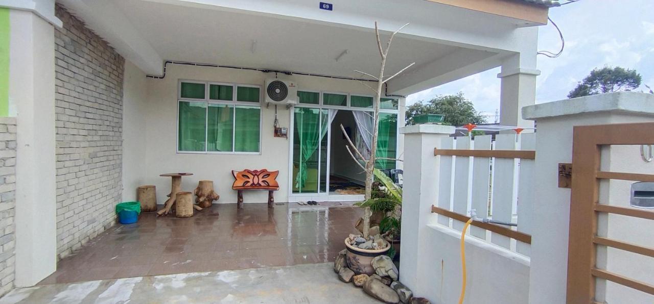 Homestay De'69 Jitra Kültér fotó